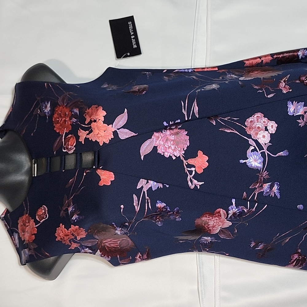 Navy Floral  Dress - Picture 11 of 16